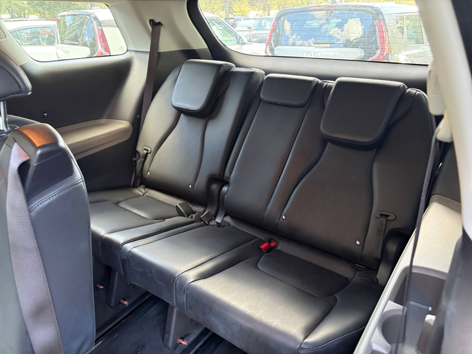 Used 2026 Kia Carnival FWD image 31