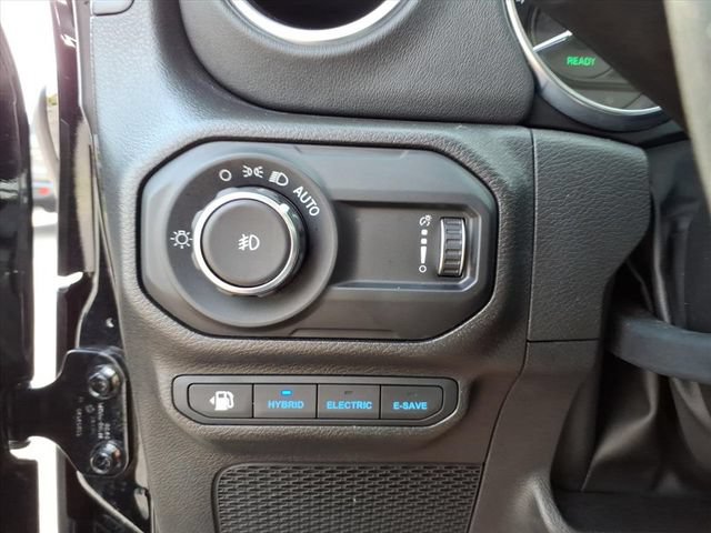 Used 2023 Jeep Wrangler Unlimited Sahara w/ Dual Top Group AWD/4WD image 14
