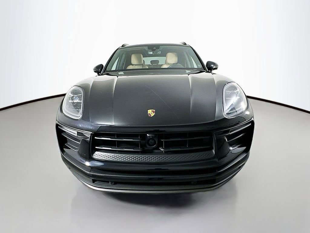 Certified 2024 Porsche Macan AWD/4WD image 6