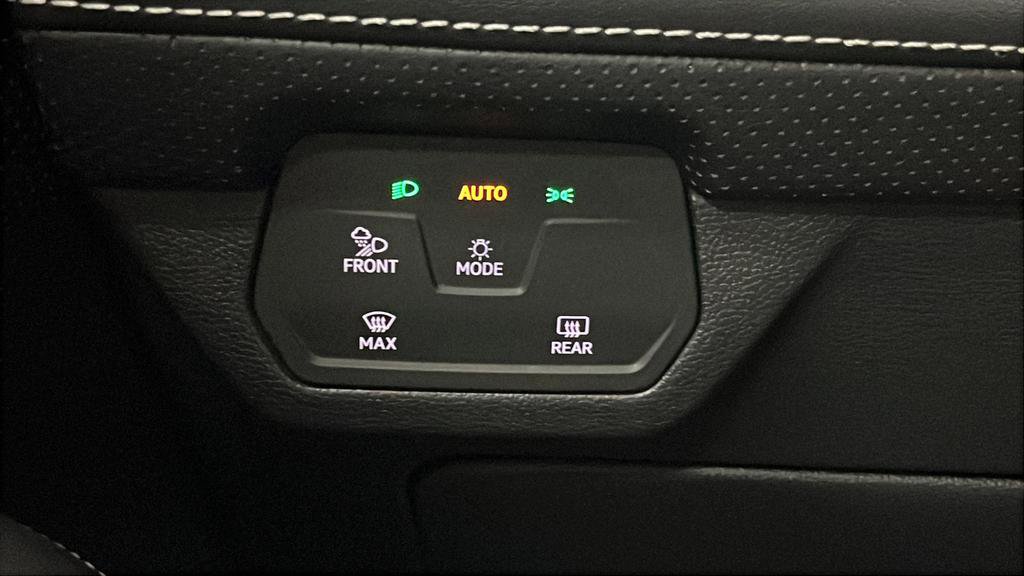 Used 2024 Volkswagen Atlas SE AWD/4WD image 31