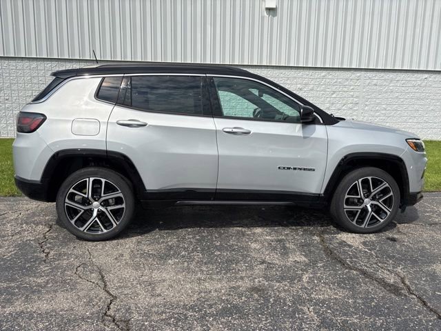 Used 2024 Jeep Compass Limited w/ Elite Group AWD/4WD image 16