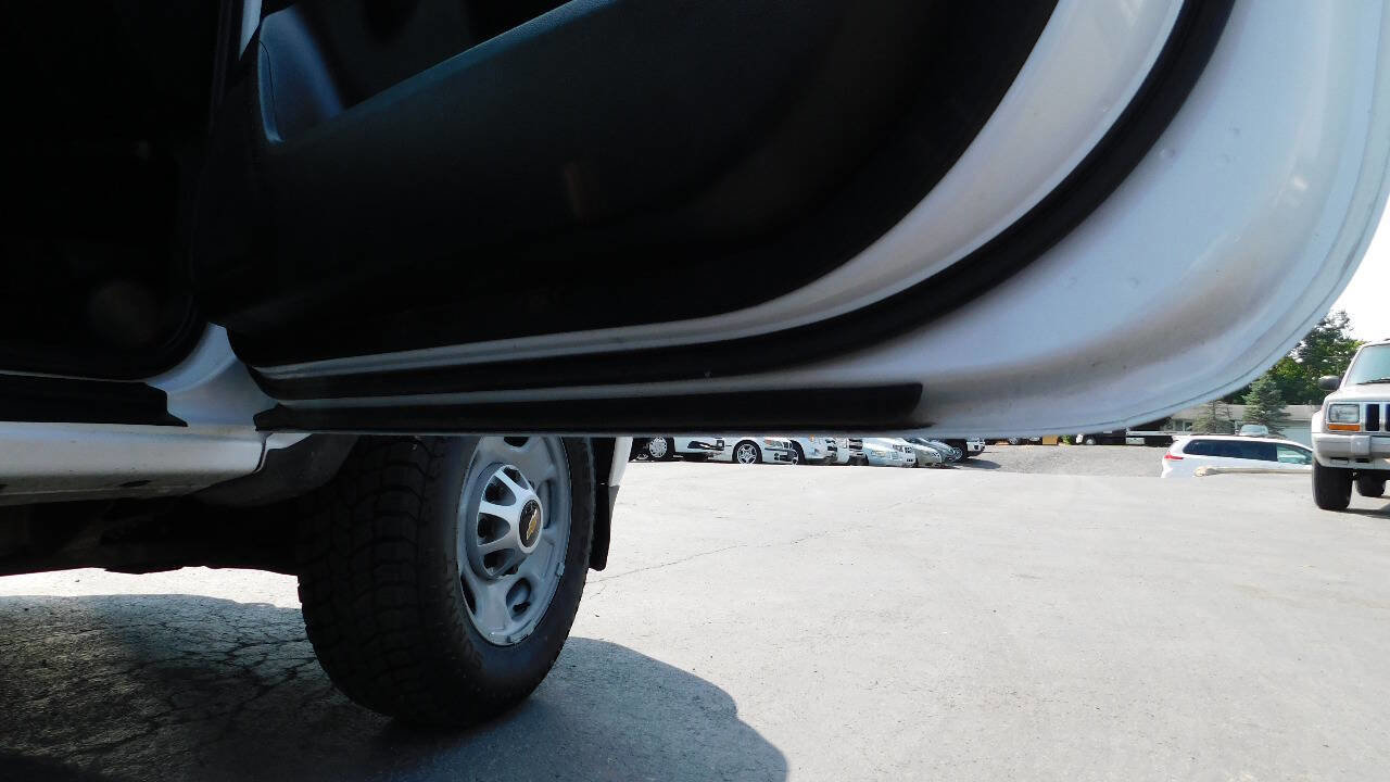 Used 2018 Chevrolet Silverado 2500 W/T image 33