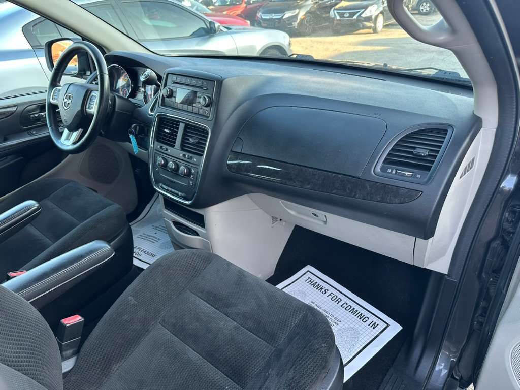 Used 2016 Dodge Grand Caravan American Value Package w/ UConnect Hands-Free Group image 13