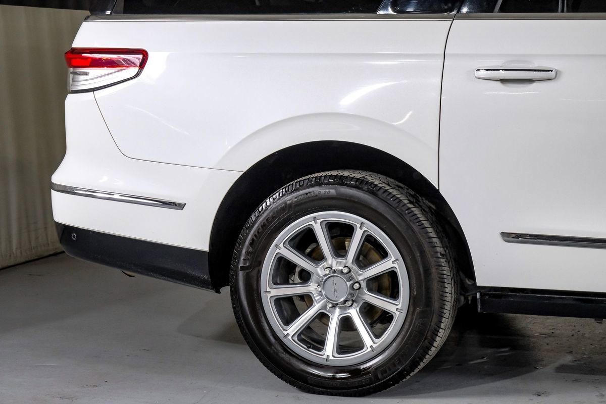 Used 2022 Lincoln Navigator L Reserve image 6