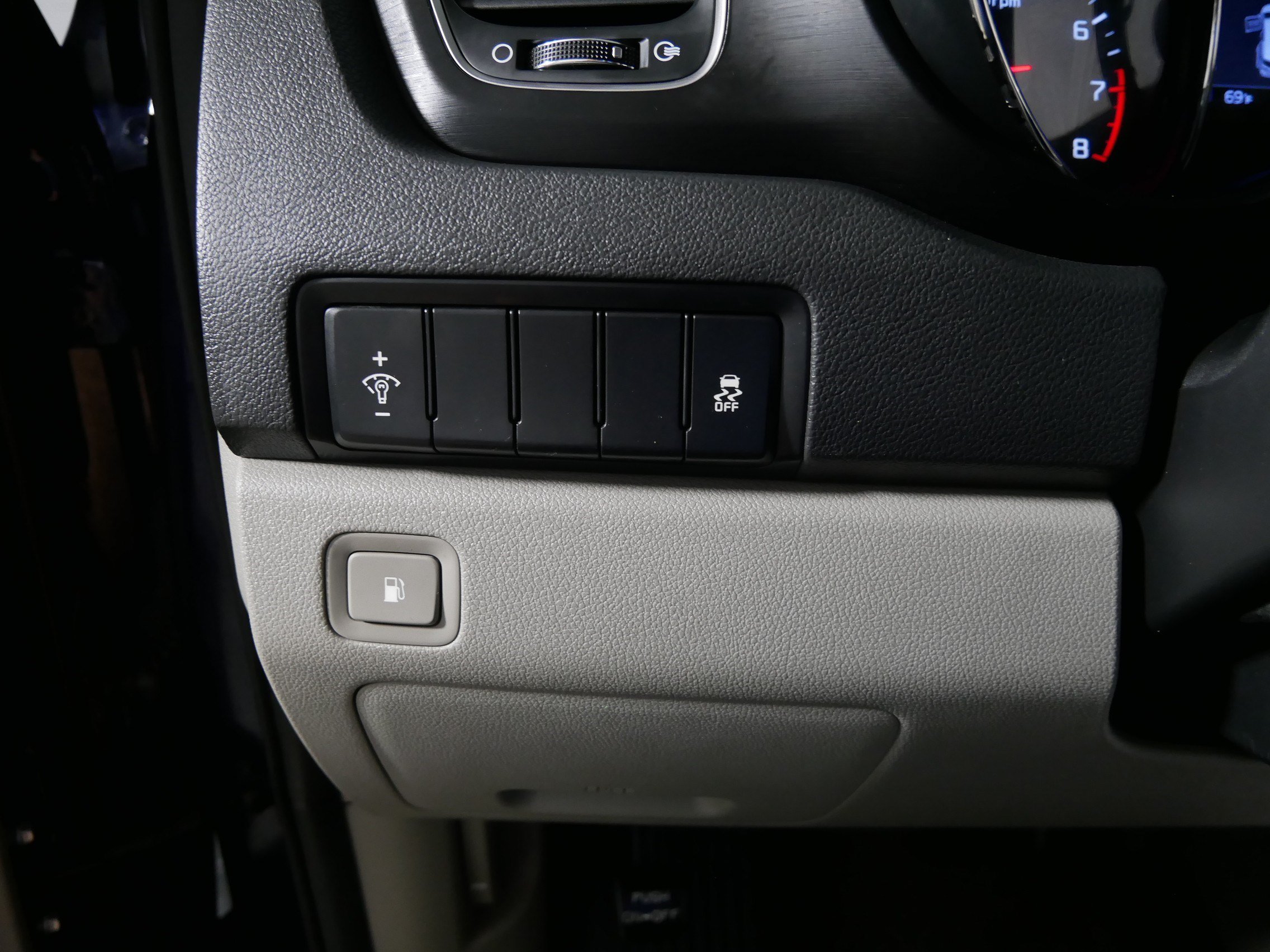 Used 2019 Kia Sedona LX FWD image 26