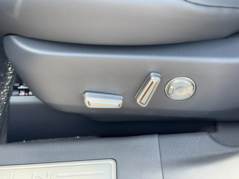 New 2026 Lincoln Nautilus Premier AWD/4WD image 15