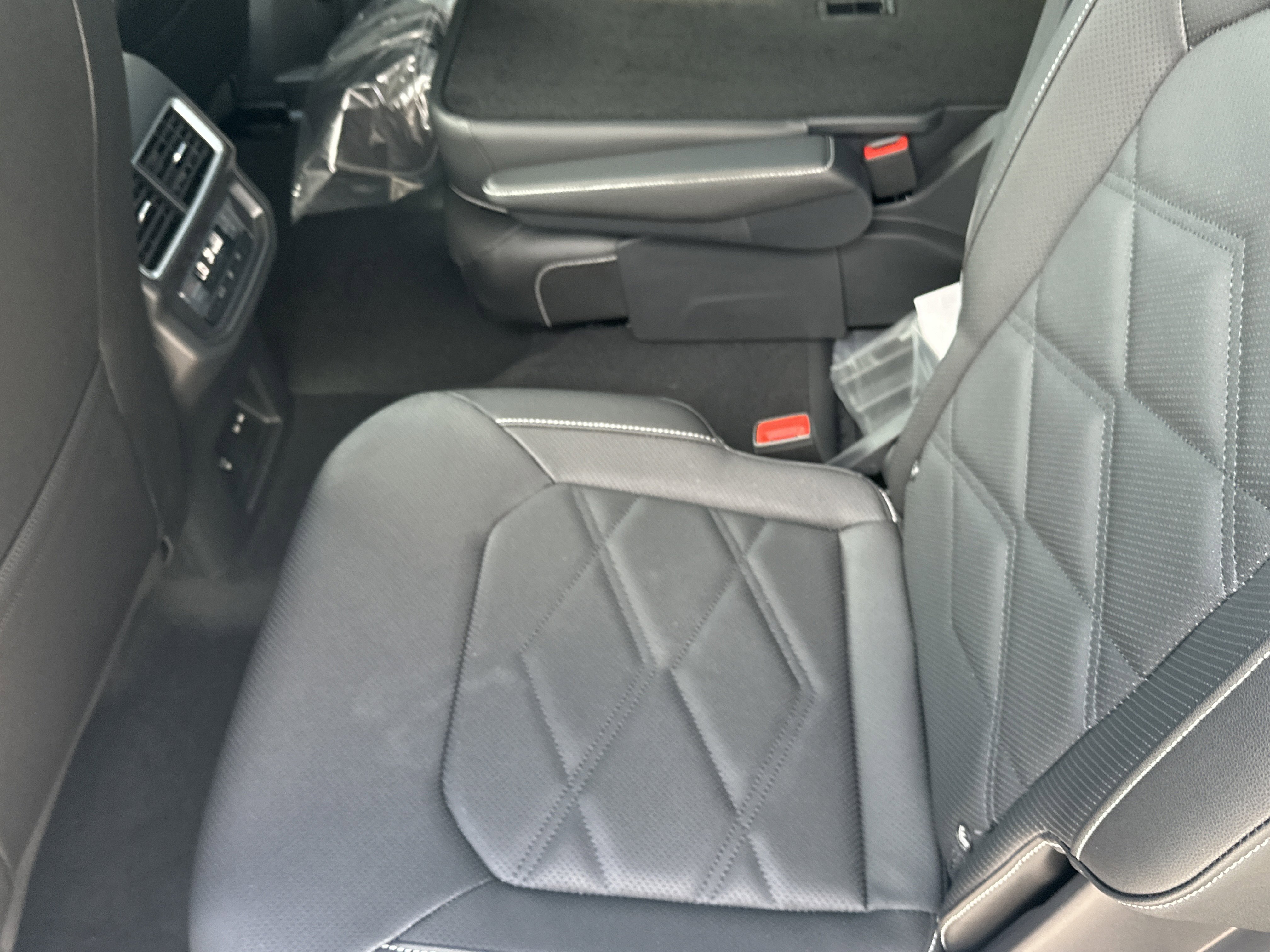 New 2026 Volkswagen Atlas SE image 13