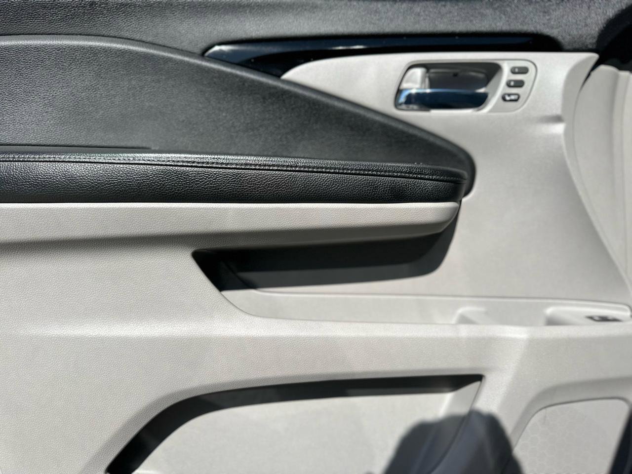 Used 2016 Honda Pilot Touring image 15