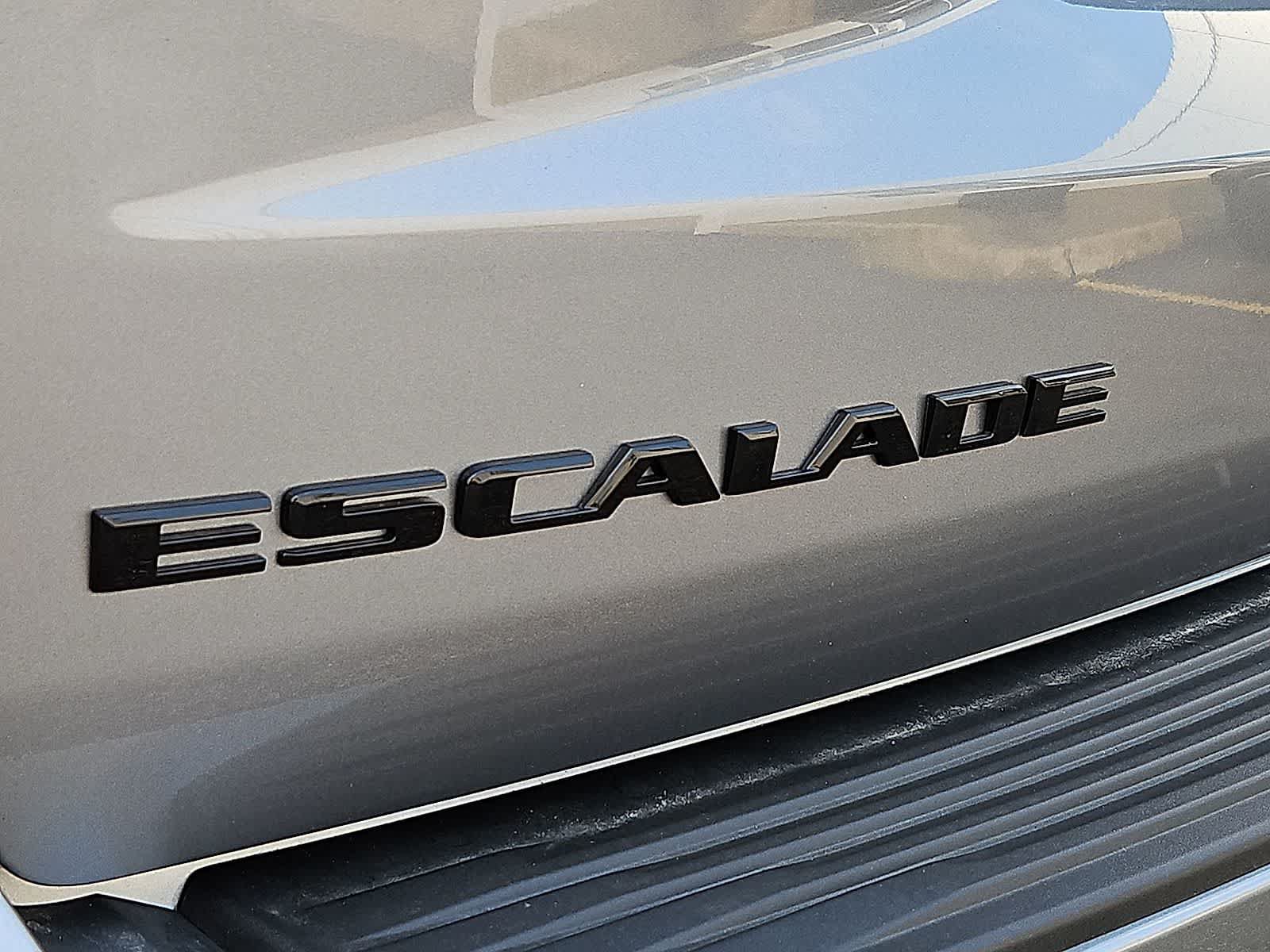 Used 2026 Cadillac Escalade Platinum Sport w/ LPO, ONYX Package AWD/4WD image 39