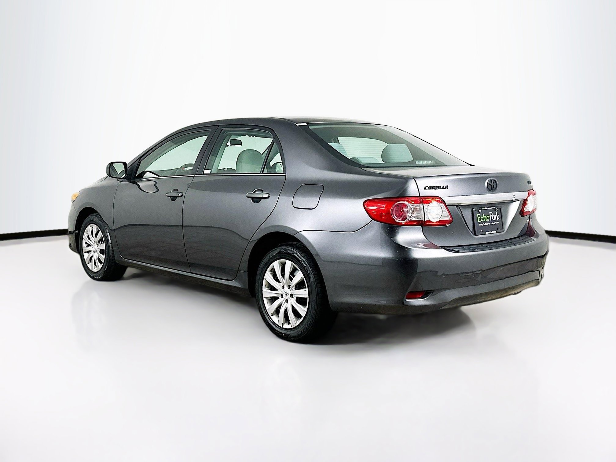 Used 2013 Toyota Corolla LE image 5