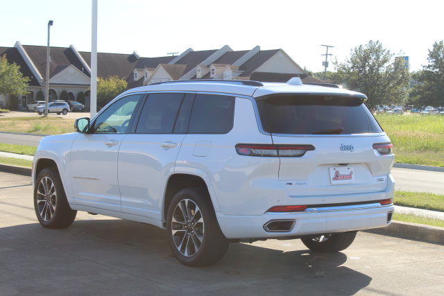 Used 2021 Jeep Grand Cherokee L Overland w/ Luxury Tech Group IV AWD/4WD image 3