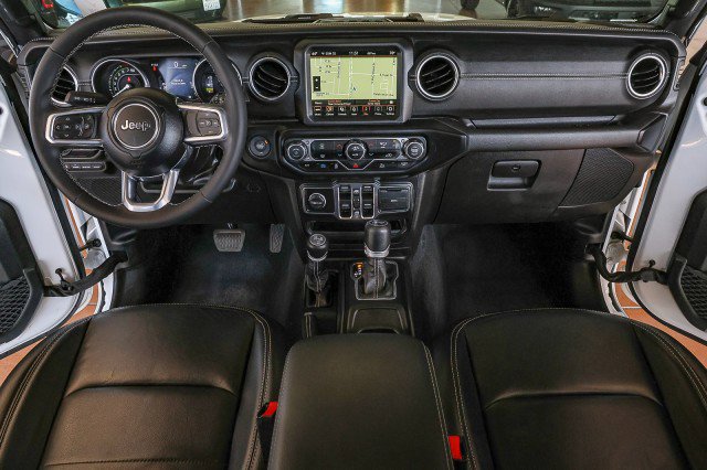Used 2023 Jeep Wrangler Sahara AWD/4WD image 38