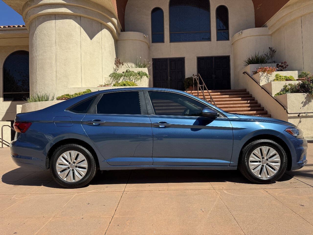 Used 2019 Volkswagen Jetta R-Line FWD image 5