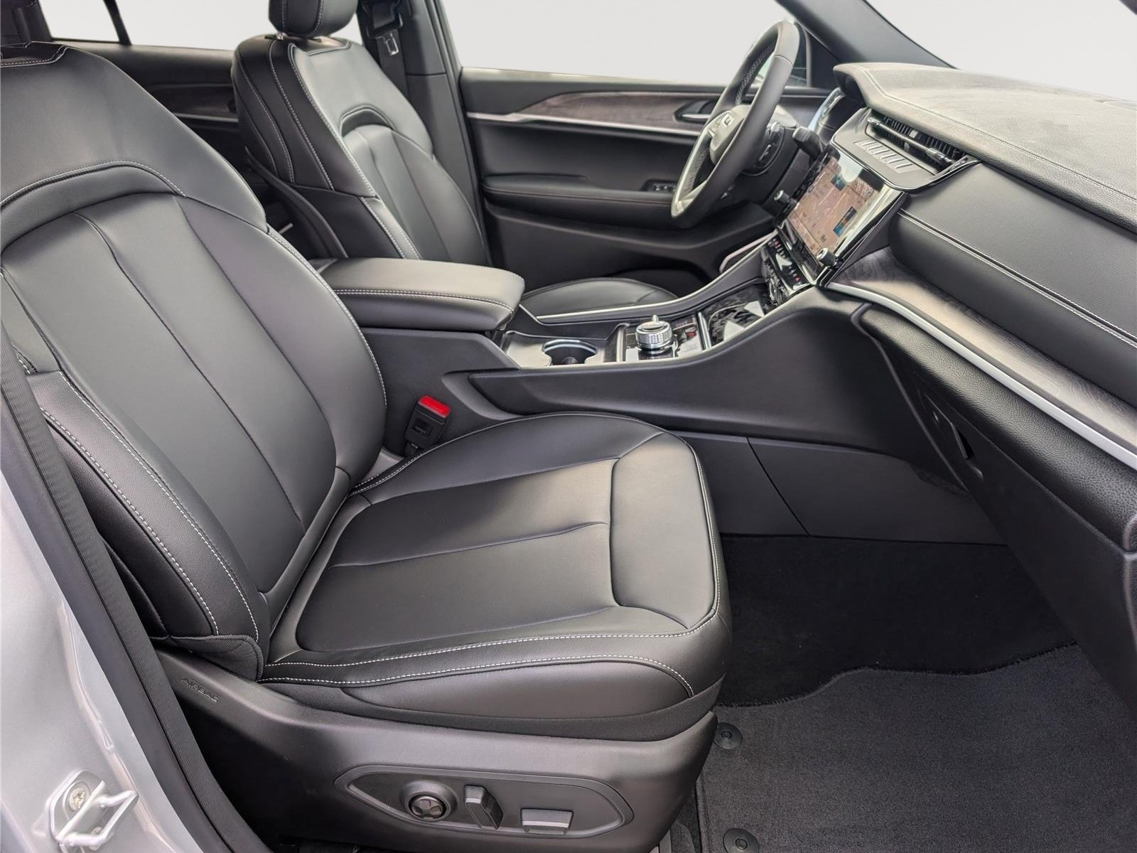 New 2026 Jeep Grand Cherokee Limited AWD/4WD image 6