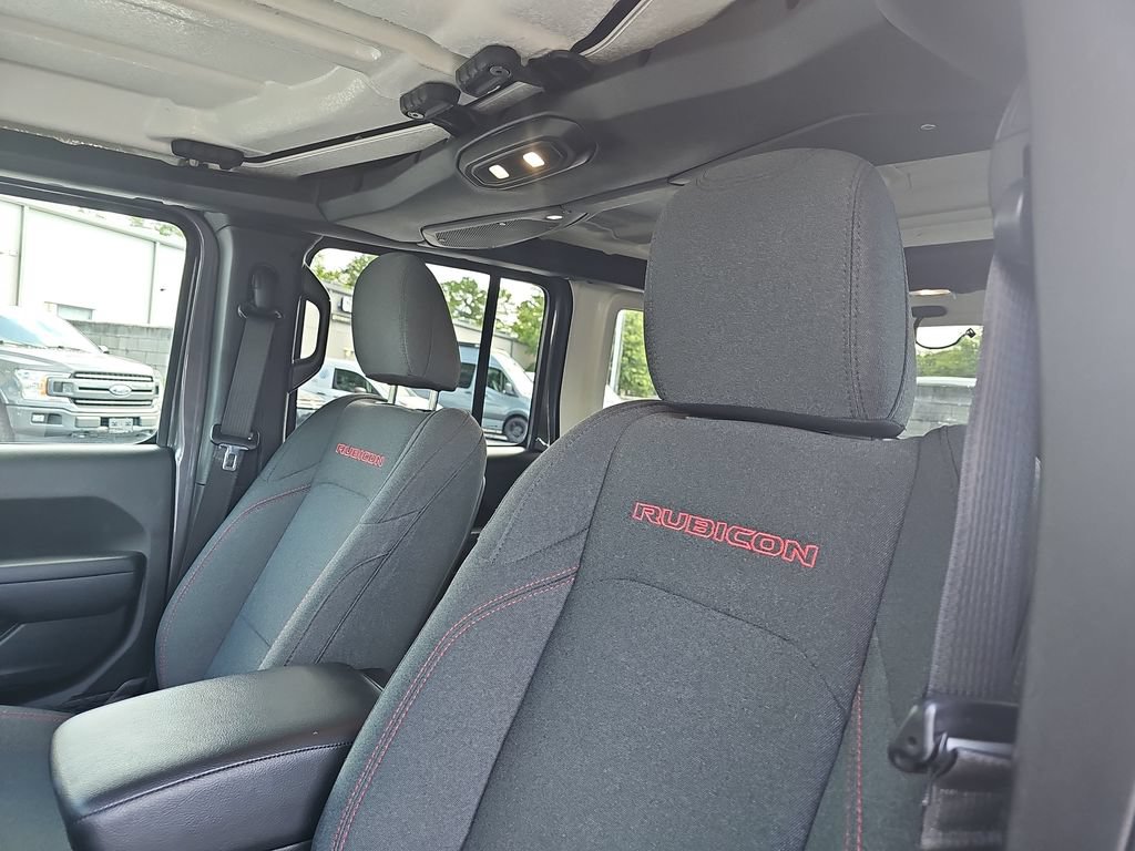 Used 2025 Jeep Wrangler Unlimited Rubicon AWD/4WD image 17
