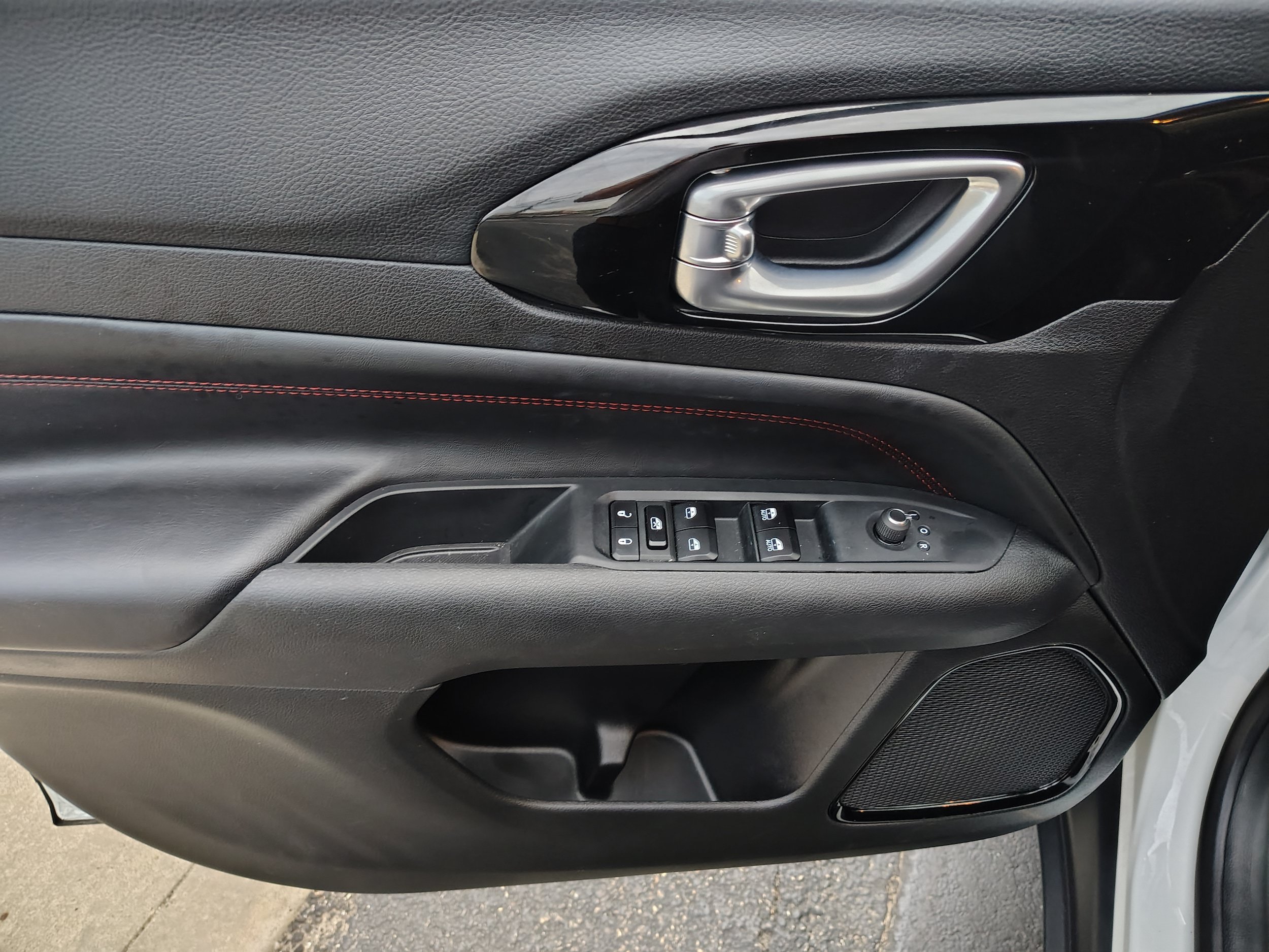 Certified 2025 Jeep Compass Trailhawk AWD/4WD image 18