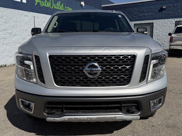 Used 2019 Nissan Titan PRO-4X image 10
