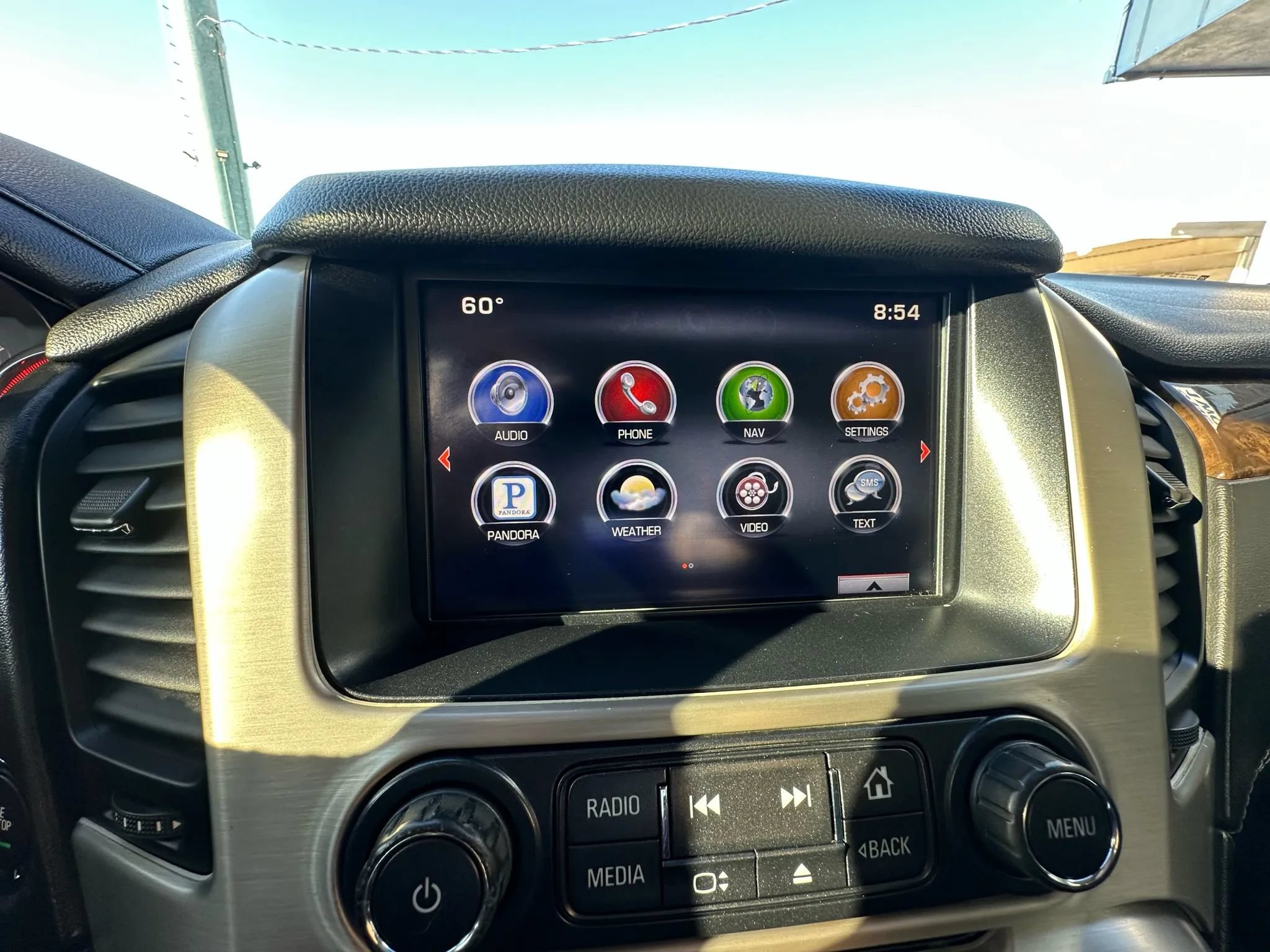 Used 2015 GMC Yukon Denali w/ Premium Package AWD/4WD image 29