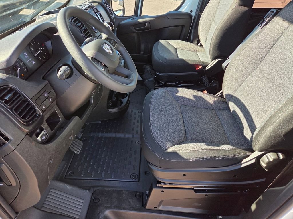 New 2026 RAM ProMaster 2500 w/ Crew Van Package FWD image 6