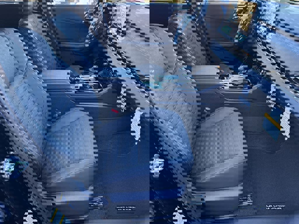 New 2025 Mitsubishi Outlander SE image 24