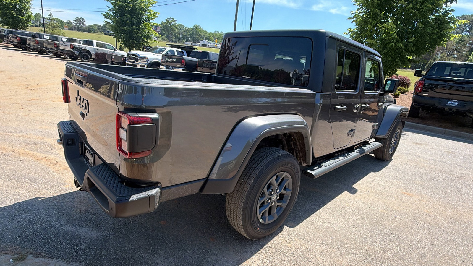 New 2026 Jeep Gladiator Overland AWD/4WD image 8