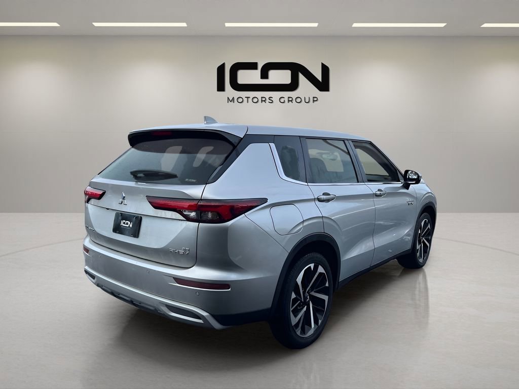 Used 2024 Mitsubishi Outlander SE image 5