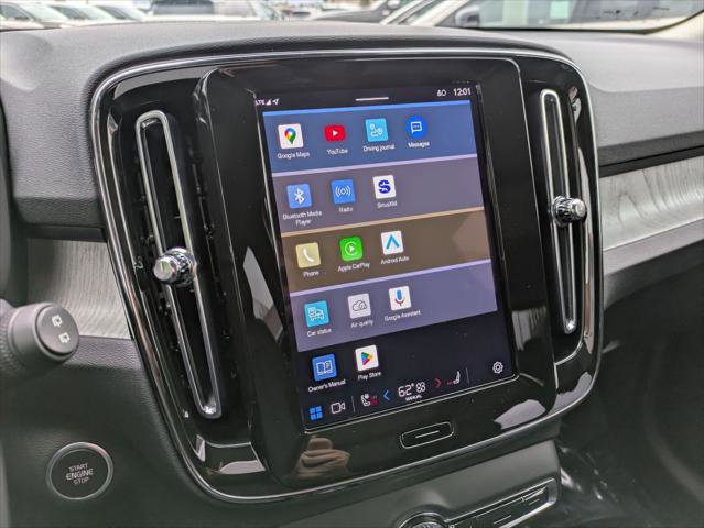 Used 2025 Volvo XC40 B5 Ultra w/ Climate Package image 15