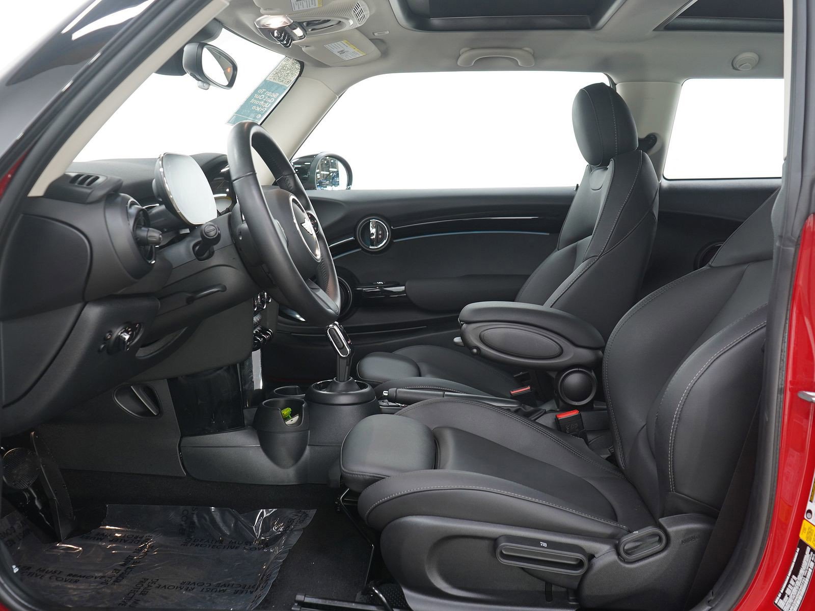 Used 2024 MINI Cooper 2-Door Hardtop image 18