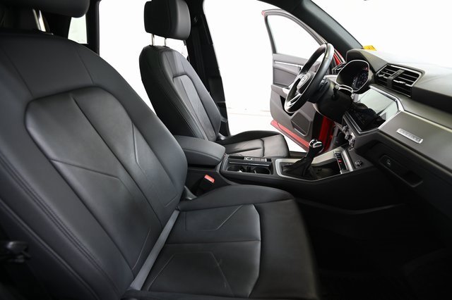 Used 2024 Audi Q3 2.0T Premium image 26