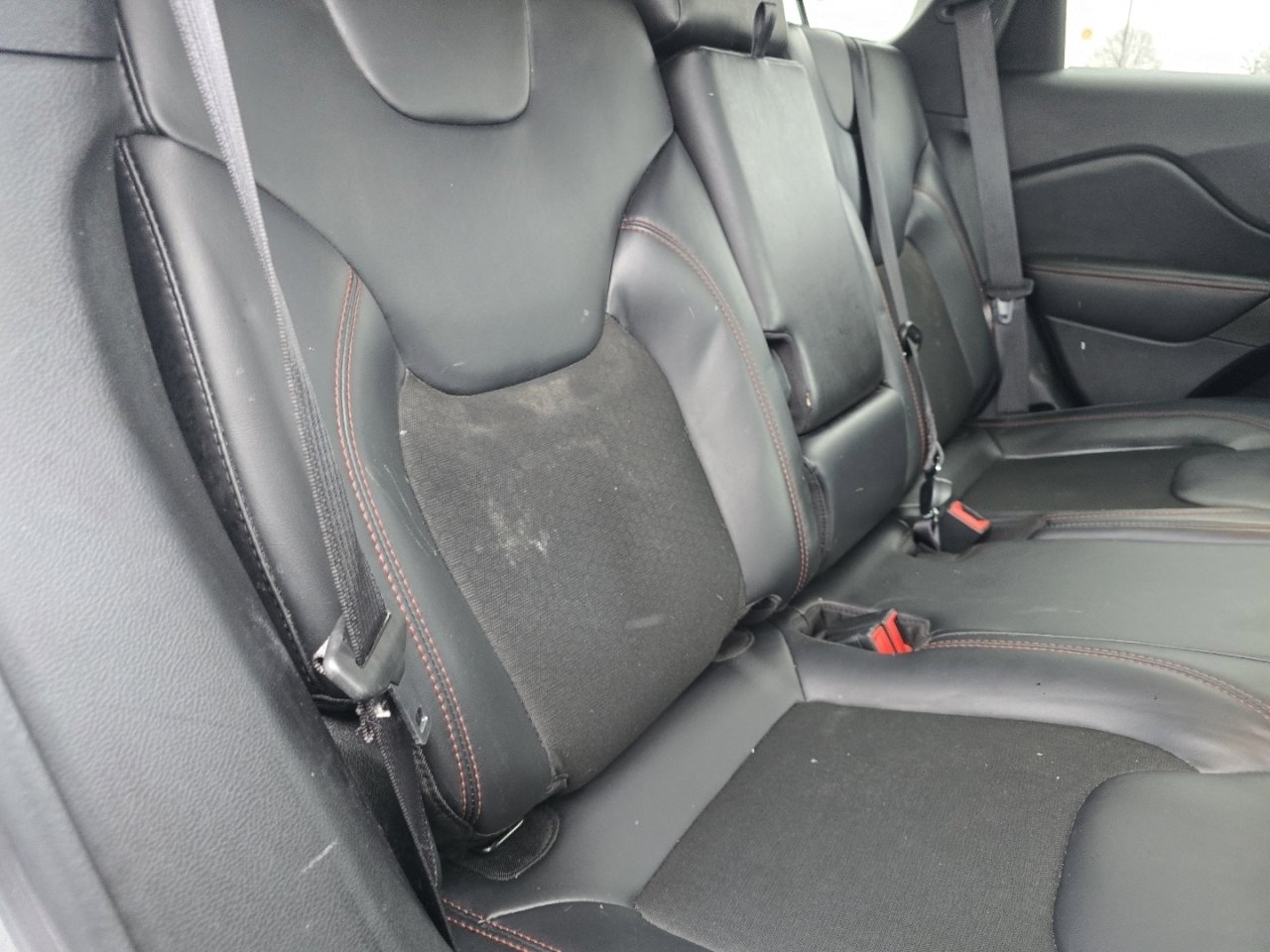 Used 2020 Jeep Cherokee Trailhawk w/ Cold Weather Group image 20