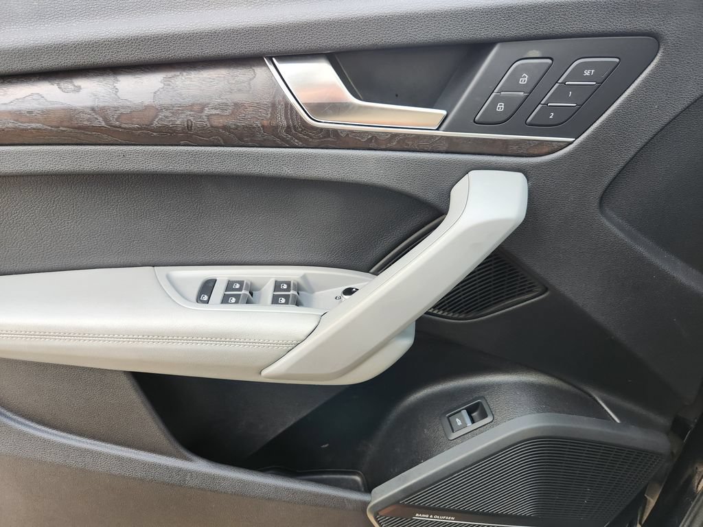 Used 2018 Audi Q5 Prestige w/ Prestige Package AWD/4WD image 23