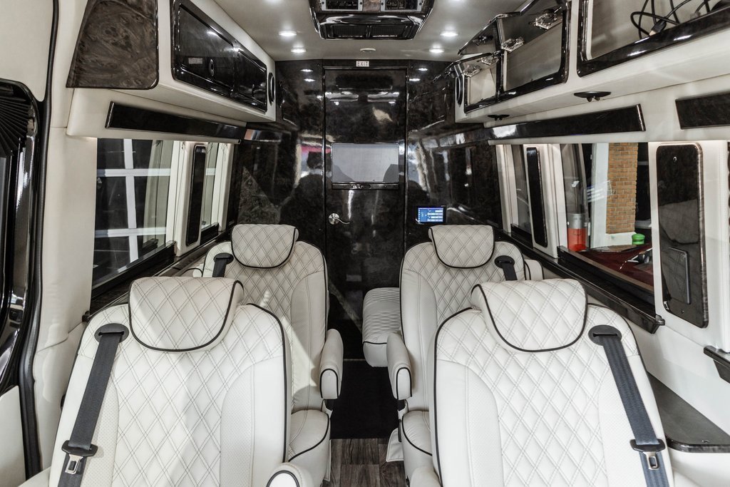 Used 2022 Mercedes-Benz Sprinter 3500 image 32