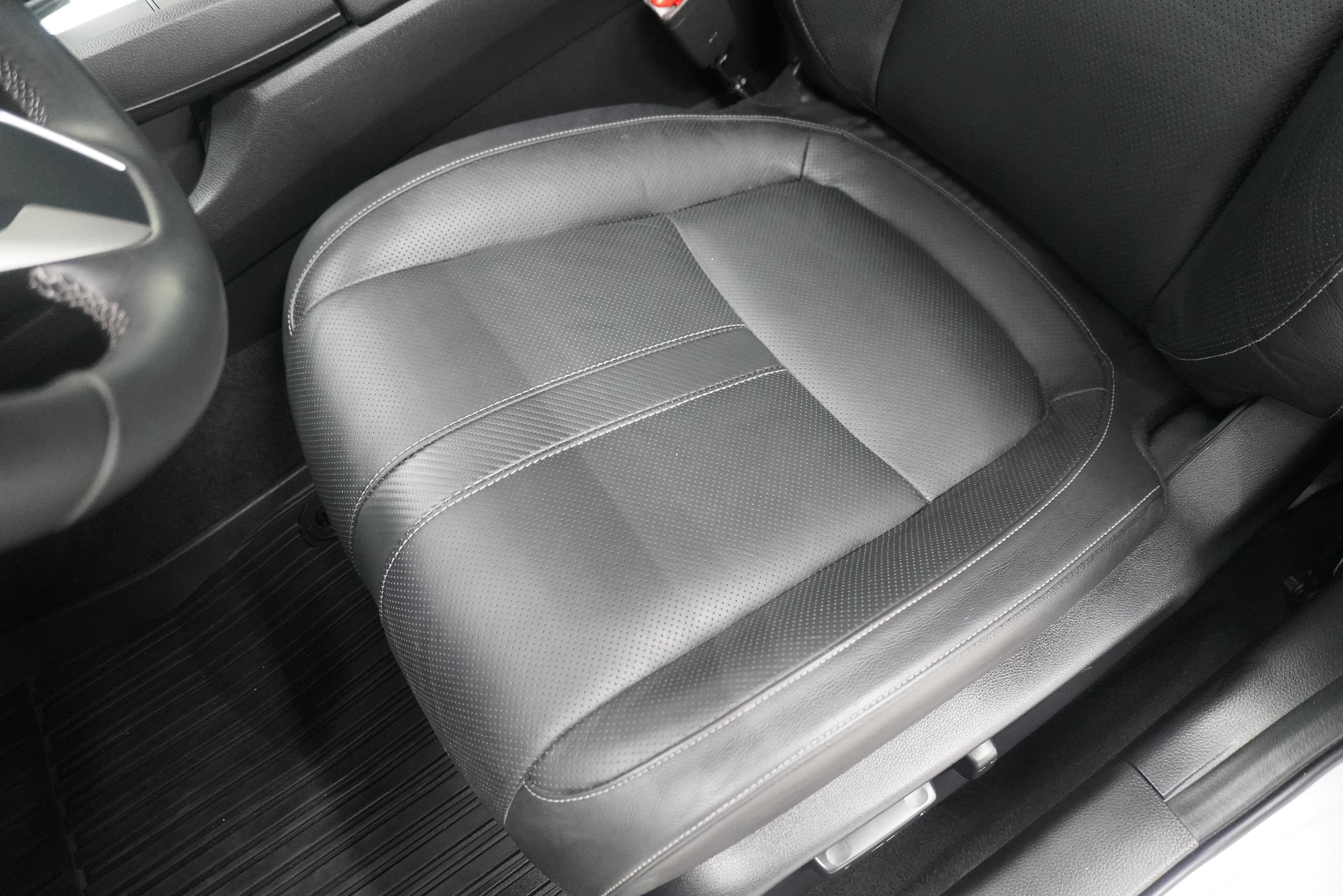 Used 2018 Honda Civic EX-L image 9