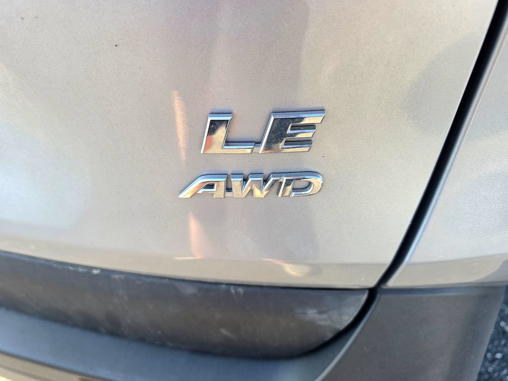 Used 2025 Toyota RAV4 LE AWD/4WD image 6
