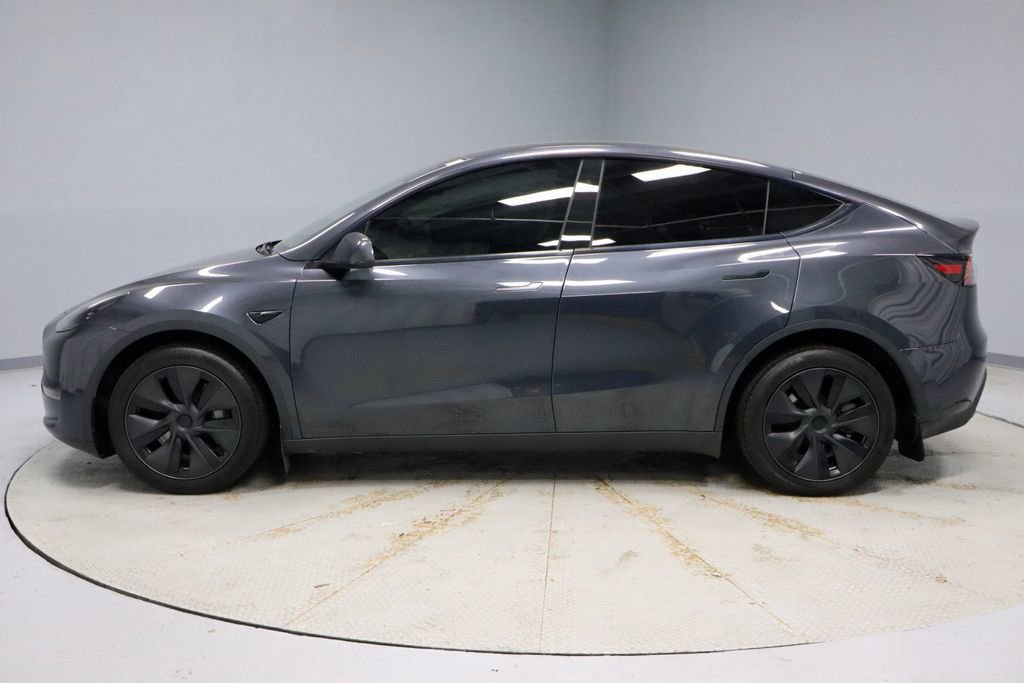 Used 2025 Tesla Model Y Long Range image 8