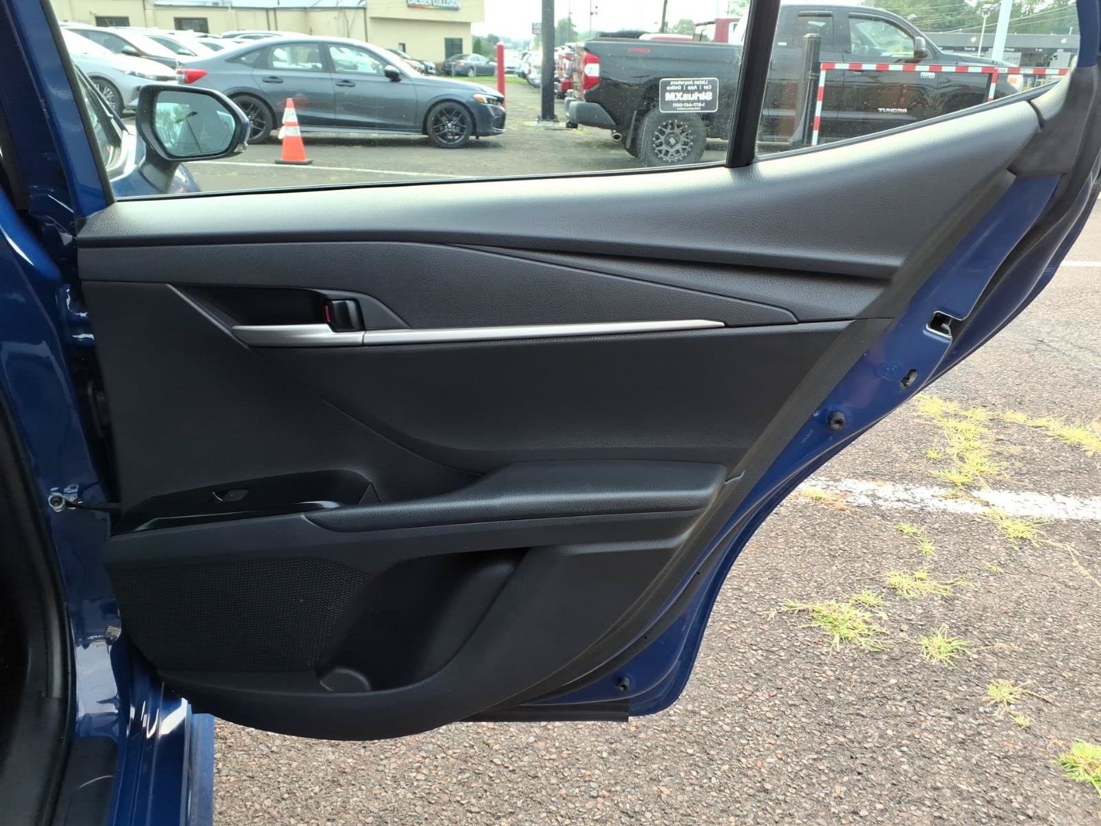 Used 2025 Toyota Camry SE FWD image 25