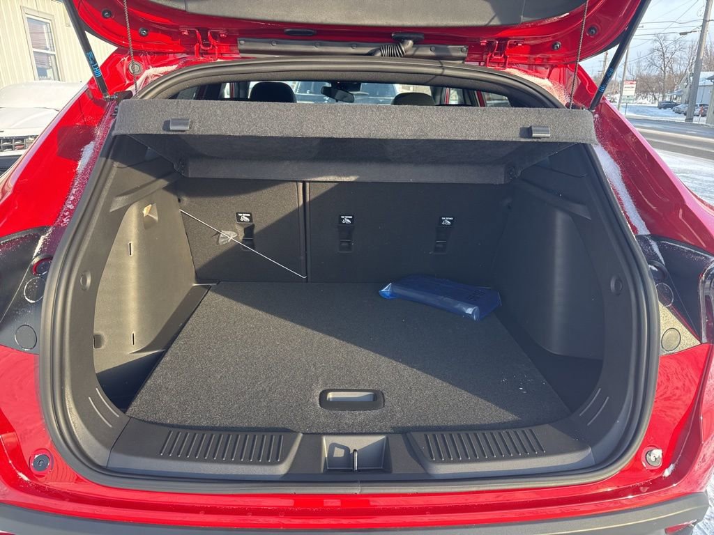 New 2026 Chevrolet Trax RS w/ Sunroof Package FWD image 16