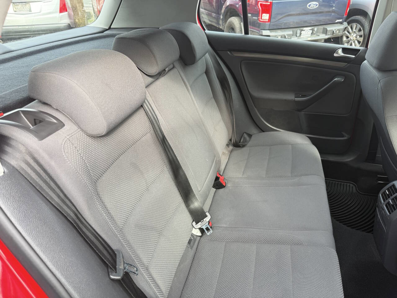 Used 2007 Volkswagen Rabbit 4-Door image 25