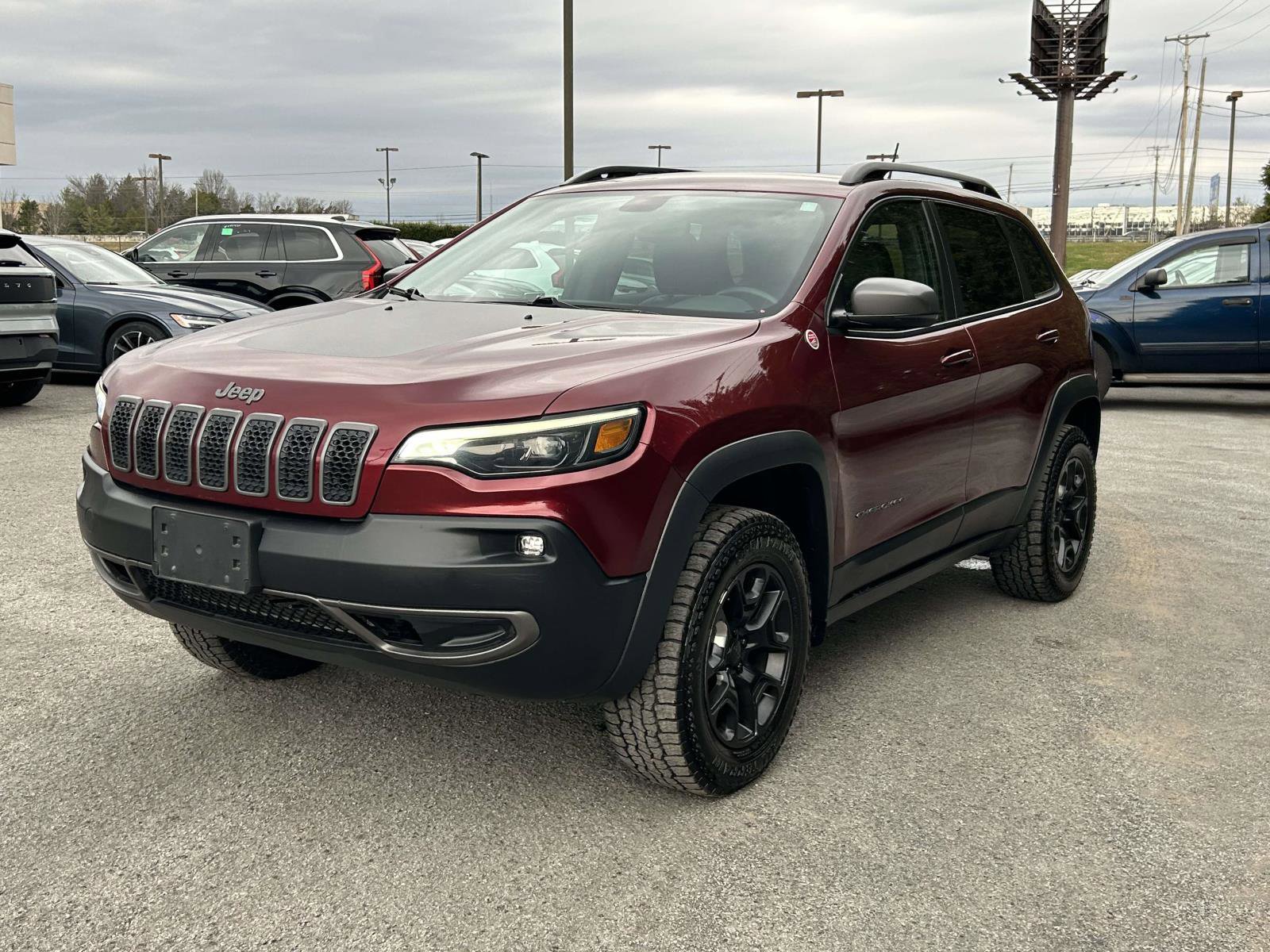Used 2019 Jeep Cherokee Trailhawk w/ Cold Weather Group AWD/4WD image 7