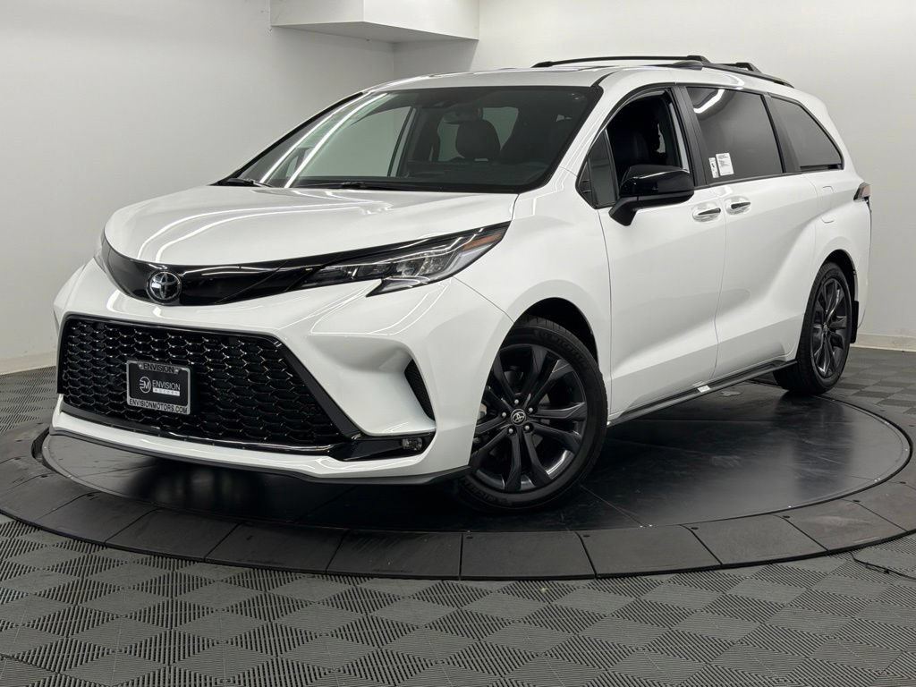 Certified 2026 Toyota Sienna XSE FWD image 3