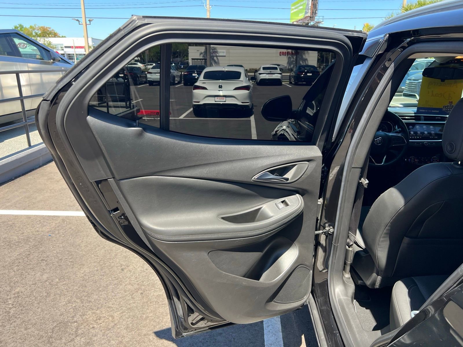 Used 2023 Buick Encore GX Select image 39