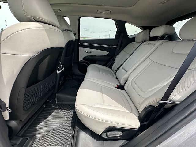 Used 2023 Hyundai Tucson Limited AWD/4WD image 16