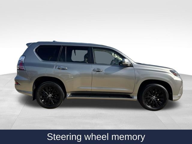 Used 2023 Lexus GX 460 Luxury w/ Accessory Package image 12