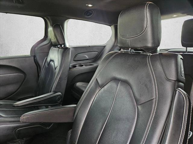 Used 2021 Chrysler Pacifica Touring-L w/ S Appearance Package FWD image 19
