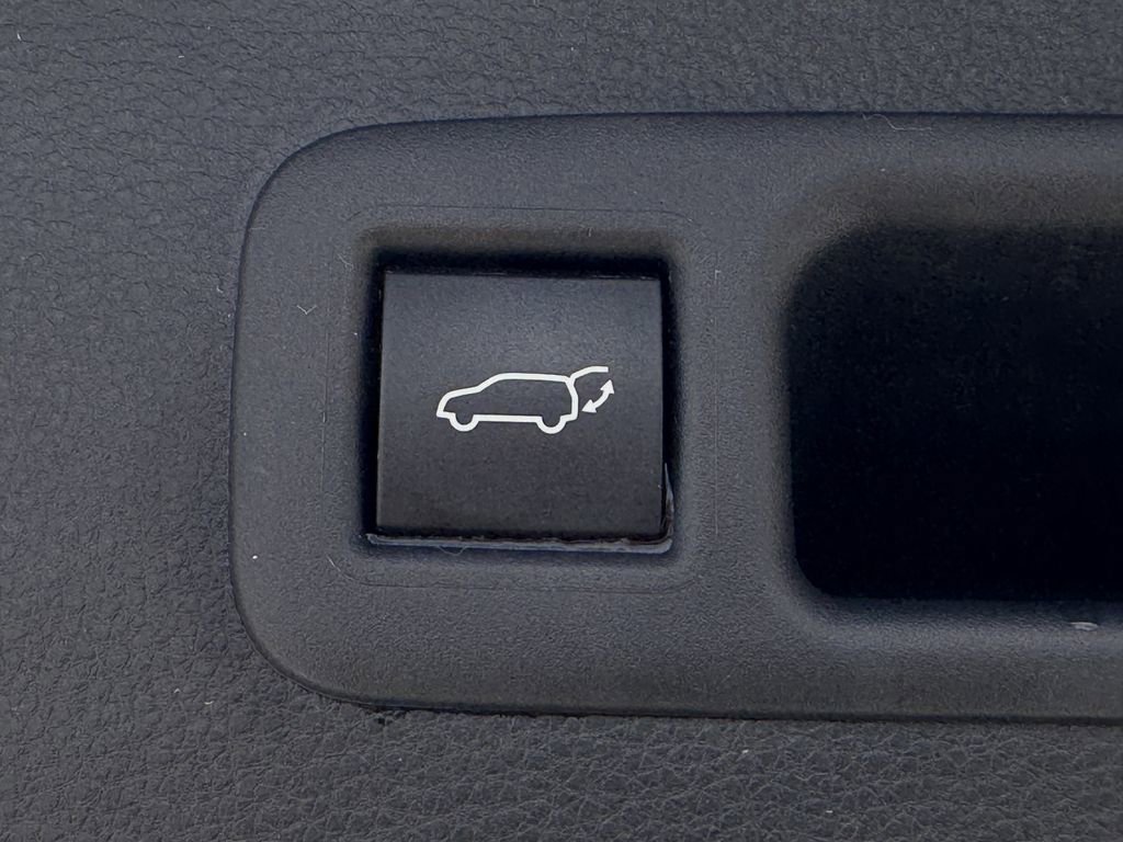 Used 2023 Toyota Highlander XLE image 34