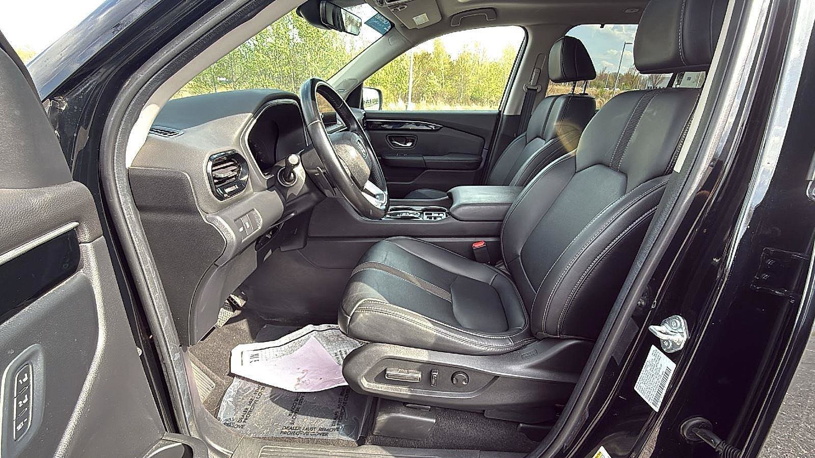 Certified 2025 Honda Pilot Touring image 25