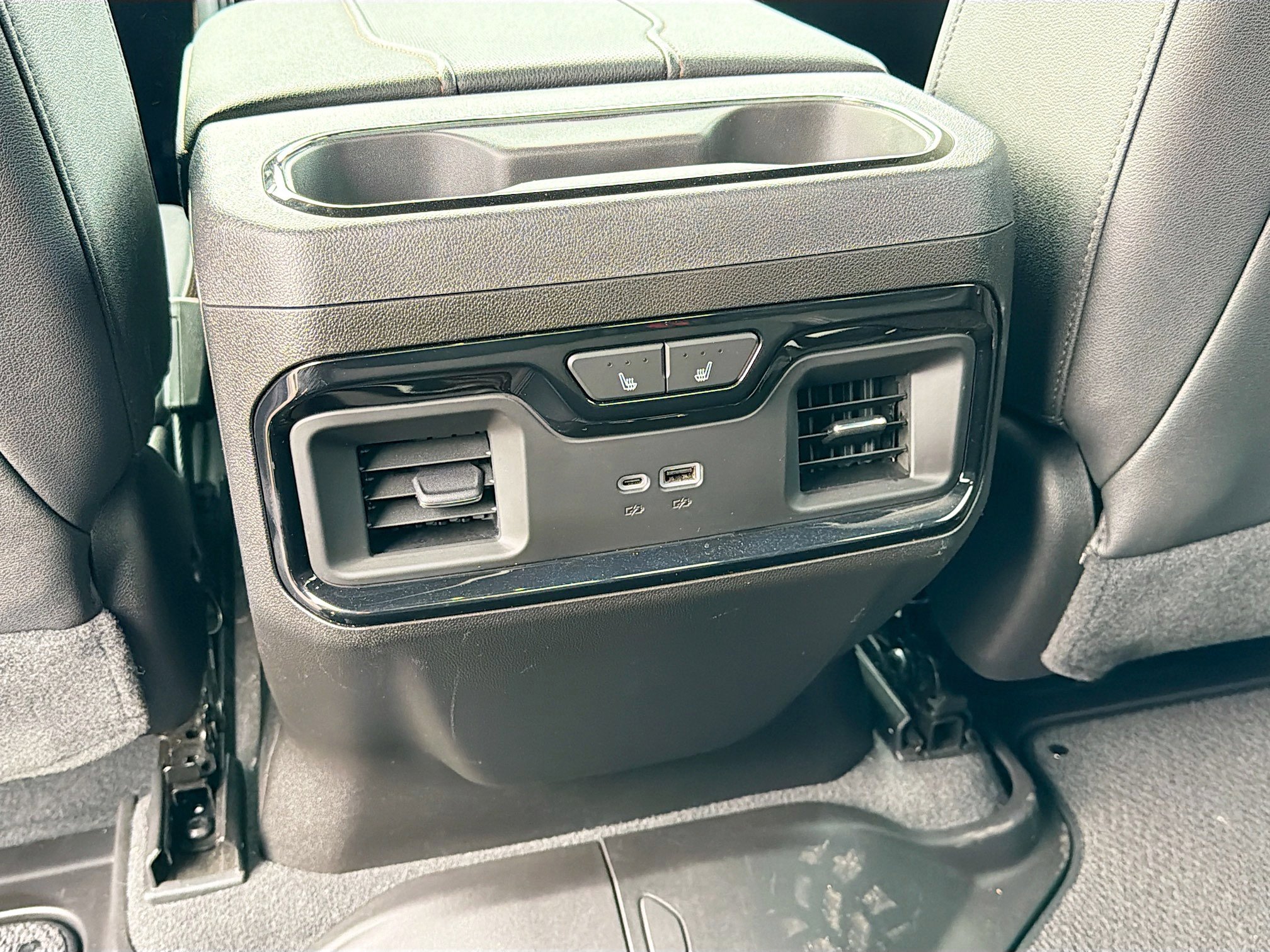 Used 2024 GMC Sierra 1500 AT4 w/ Technology Package image 19