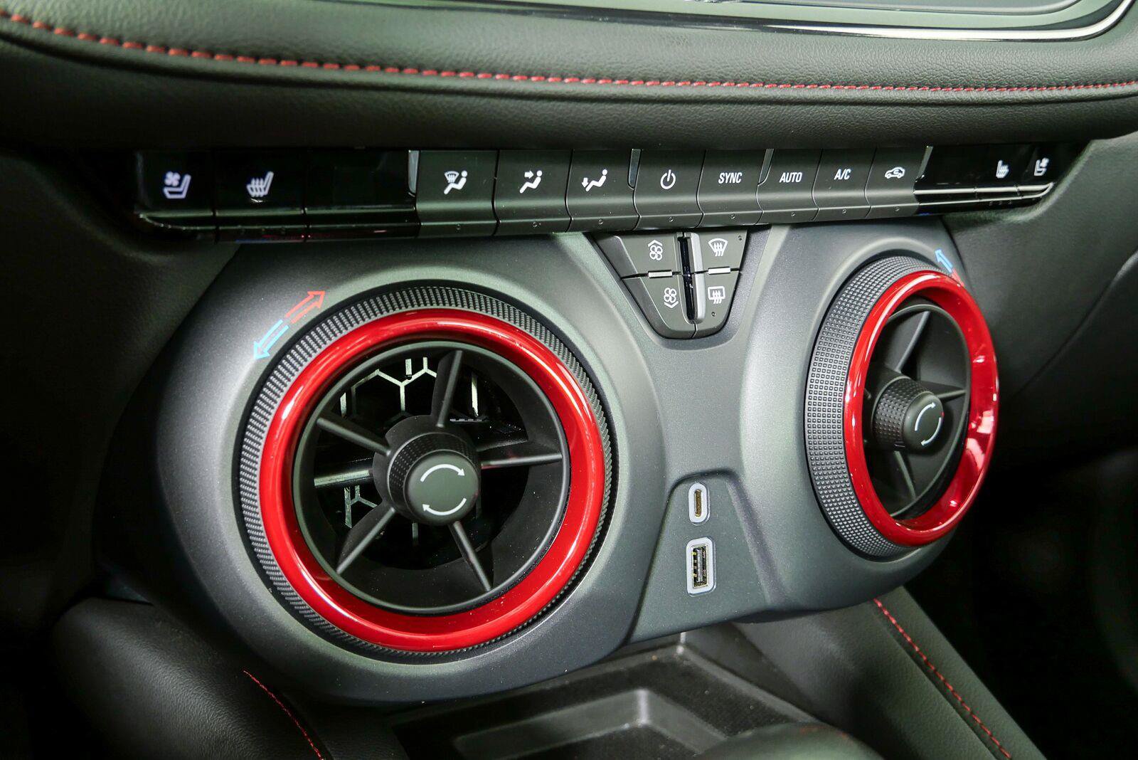 Used 2022 Chevrolet Blazer RS w/ Enhanced Convenience Package FWD image 17