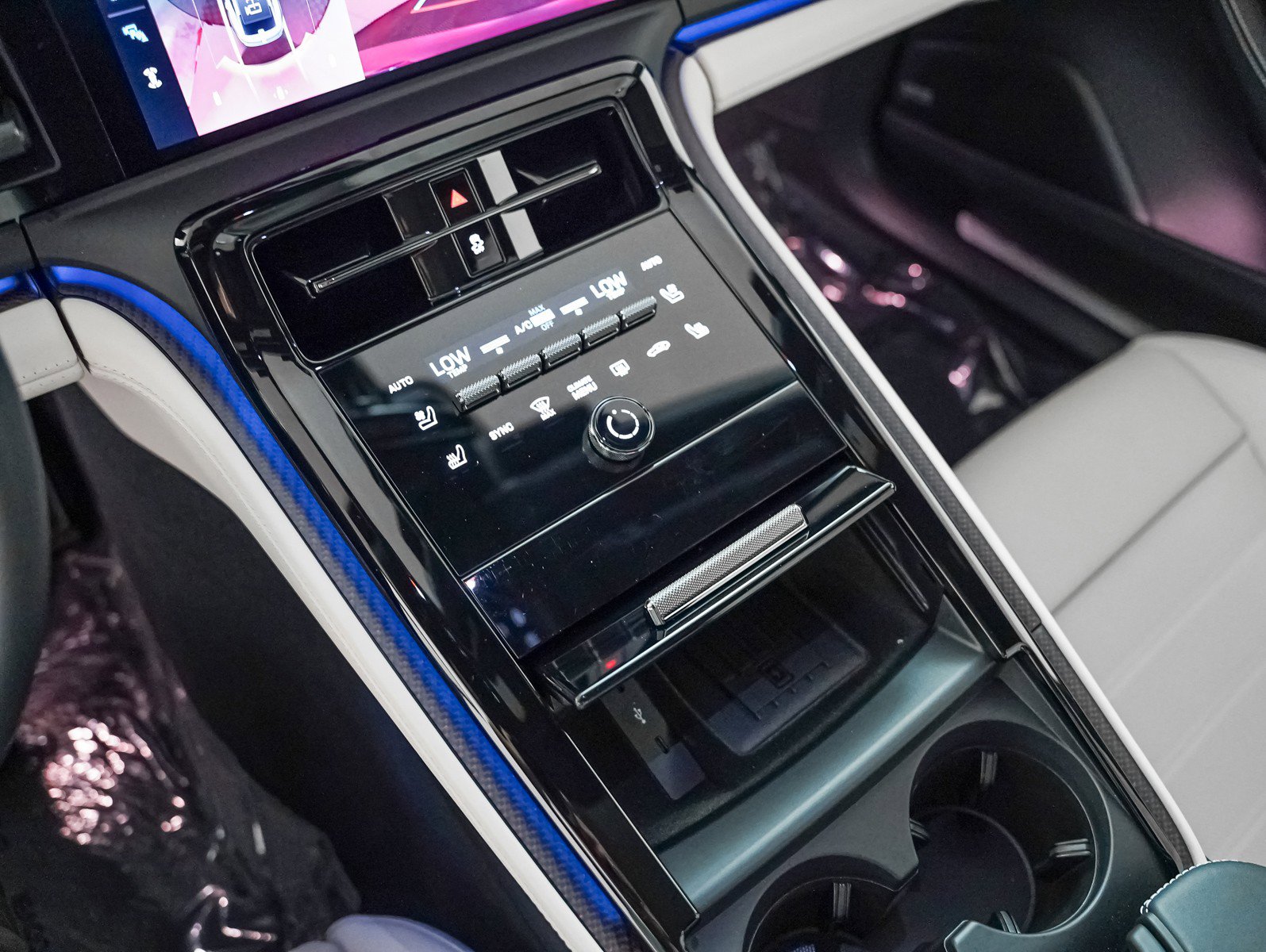 Certified 2025 Porsche Panamera 4S w/ Premium Package image 20