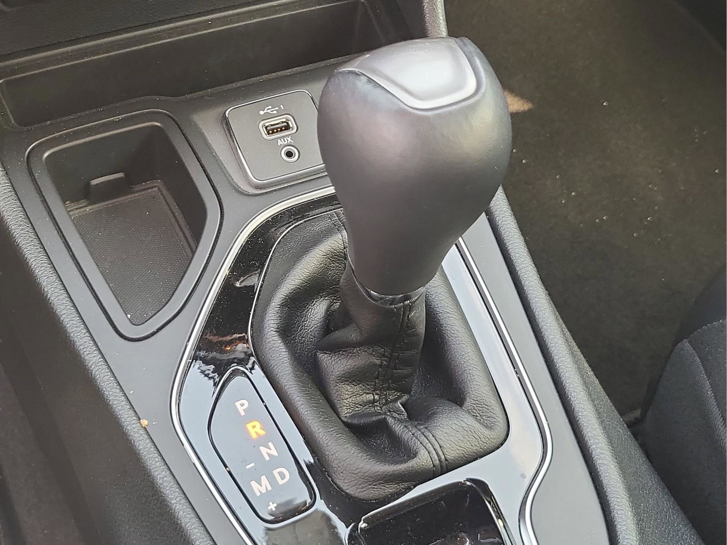 Used 2019 Jeep Cherokee Limited image 15